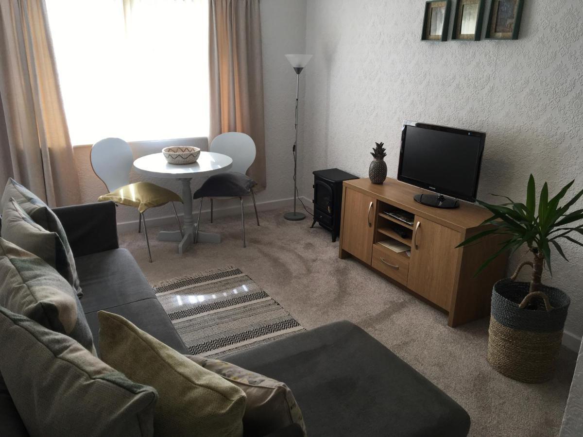 ดิ โอลด์ สคูล เฮ้าส์ Apartment ลิธึม เซนต์ แอนน์ส ภายนอก รูปภาพ